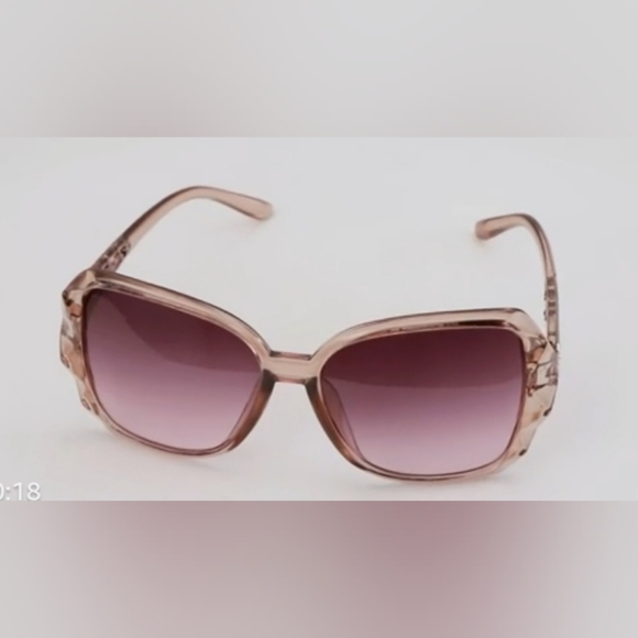 Stylish Women's Sunglasses Black, Brown, Or Pink - Picture 5 of 6